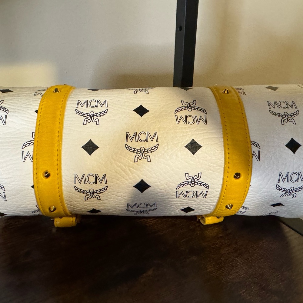 MCM White and Yellow Women's Bag - Picture 4 of 5